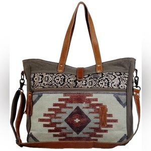 Myra Bag Amber Cool Messenger Multi